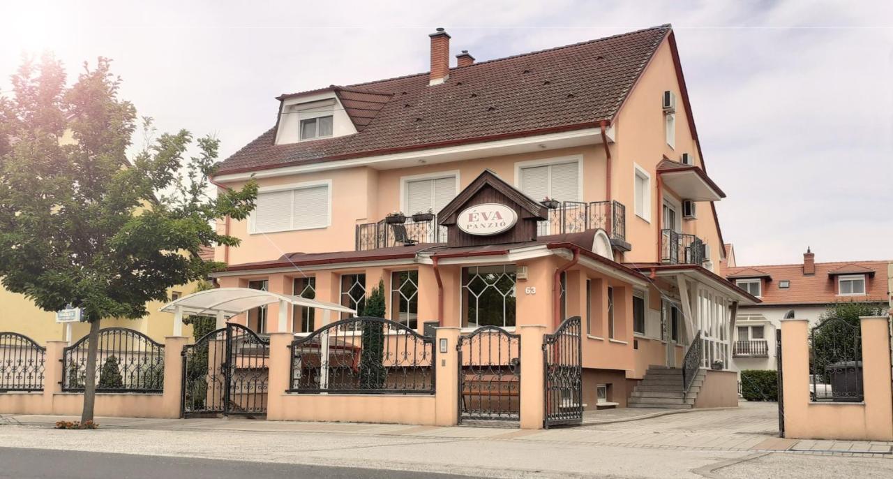 Éva Panzió Sarvar Exterior foto