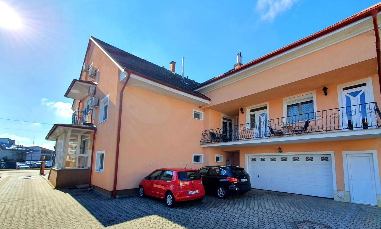 Éva Panzió Sarvar Exterior foto