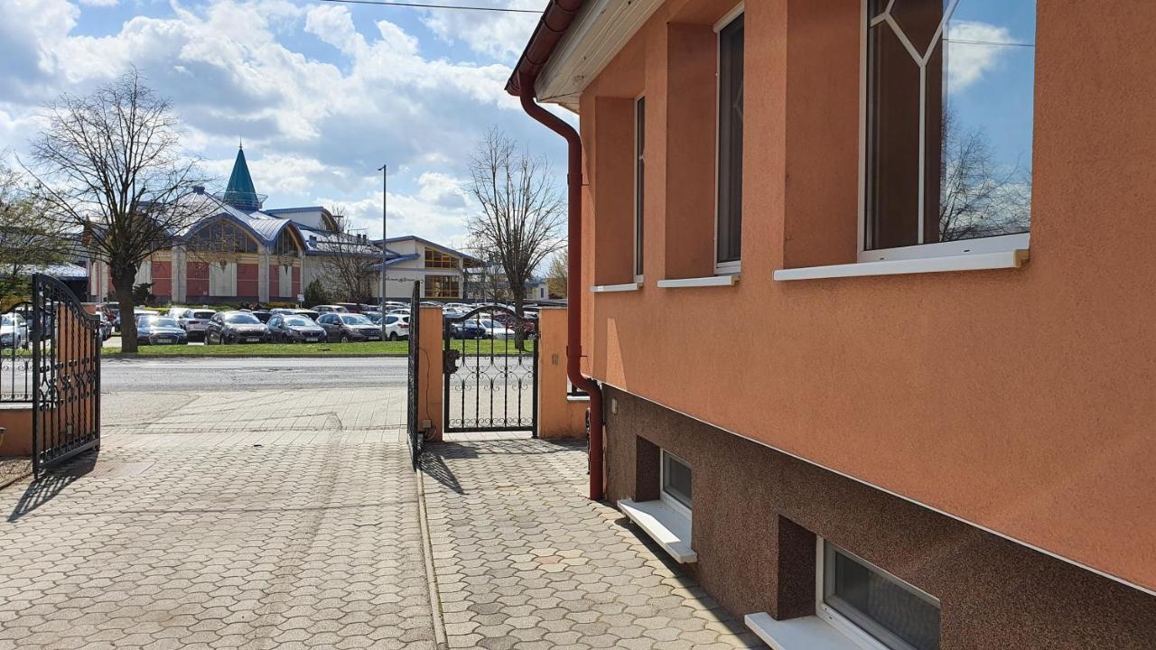 Éva Panzió Sarvar Exterior foto