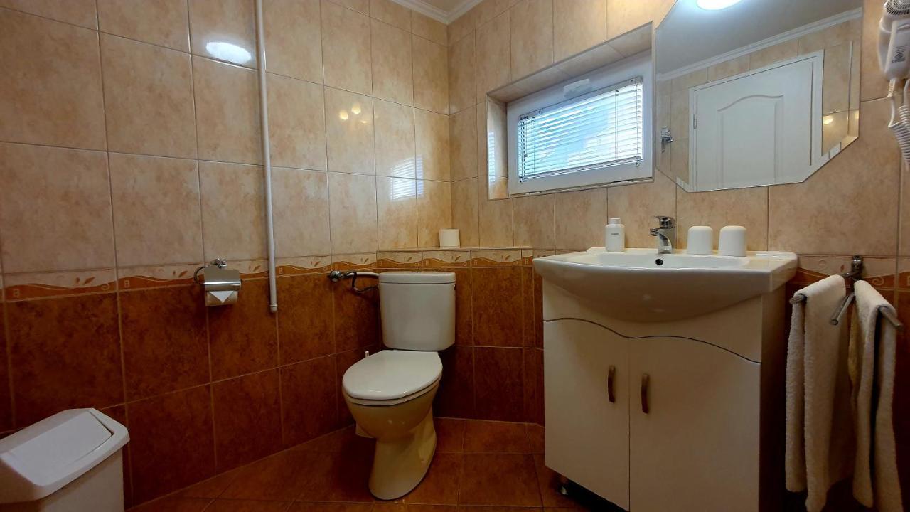 Éva Panzió Sarvar Exterior foto