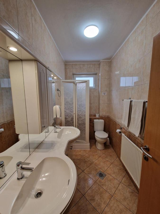 Éva Panzió Sarvar Exterior foto